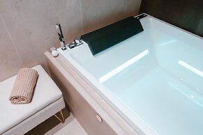 18zero2 Luxury Rooms