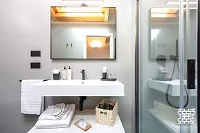 MESBEGLIA LUXURY ROOMS