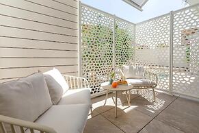 MESBEGLIA LUXURY ROOMS