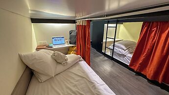 Traveller Ark Hotel & Bunks