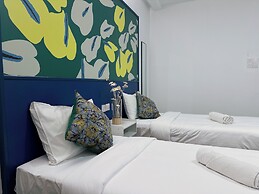 Traveller Ark Hotel & Bunks