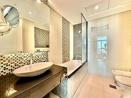 Elegant 1BR with Downtown & Burj Views