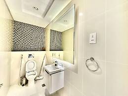 Elegant 1BR with Downtown & Burj Views
