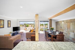 Big Bay Beach Club G6