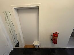Cozy 1BR Apt Walk to Westbahnhof