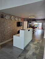 Old Ridgeway Hotel