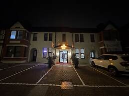 Old Ridgeway Hotel