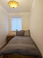 Egremont 2-br Flat With Free Parking & Wi-fi