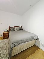 Egremont 2-br Flat With Free Parking & Wi-fi
