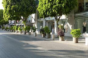Lena Court - Spacious 3bdr, City Views
