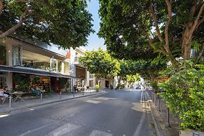 Lena Court - Spacious 3bdr, City Views