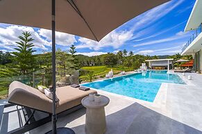 Ultra-Modern 6-Bedroom in GolfCourse PH6