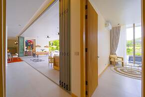 Ultra-Modern 6-Bedroom in GolfCourse PH6