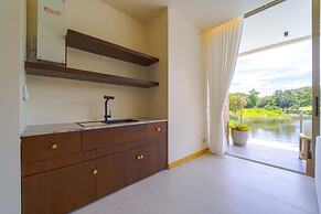Ultra-Modern 6-Bedroom in GolfCourse PH6