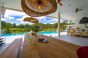 Ultra-Modern 6-Bedroom in GolfCourse PH6