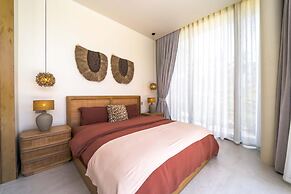 Ultra-Modern 6-Bedroom in GolfCourse PH6