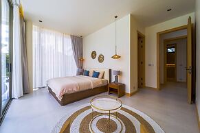 Ultra-Modern 6-Bedroom in GolfCourse PH6