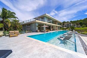 Ultra-Modern 6-Bedroom in GolfCourse PH6