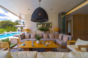 Ultra-Modern 6-Bedroom in GolfCourse PH6