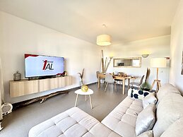 P RA SEA View With Pool by Homing