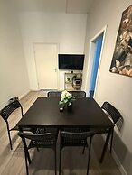 Simple 2BR Near Westbahnhof Station