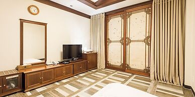 Benikea Hotel CheongDo Hot Spring