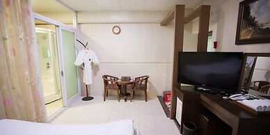 Benikea Hotel CheongDo Hot Spring