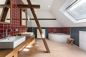 The Lake Suites