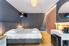 The Lake Suites