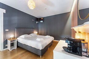 The Lake Suites