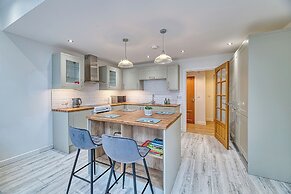 One Bed in Guilden Sutton by Guestz