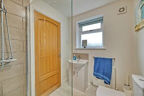 One Bed in Guilden Sutton by Guestz
