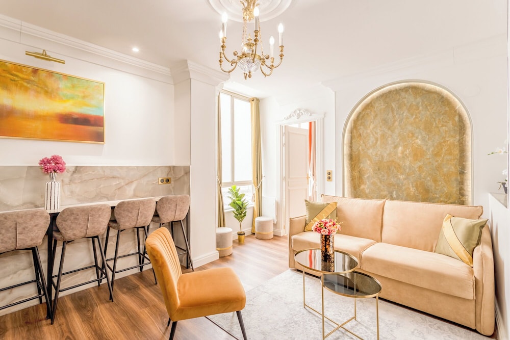 Merveil Luxury Suite - Louvre Rousseau