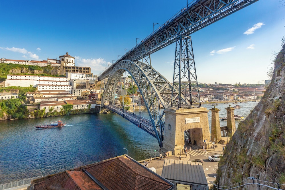 Porto Haven - Under the Luís I Bridge
