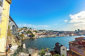 Porto Haven - Under the Luís I Bridge