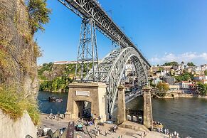Porto Haven - Under the Luís I Bridge