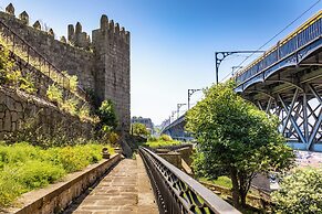 Porto Haven - Under the Luís I Bridge