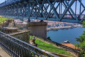Porto Haven - Under the Luís I Bridge