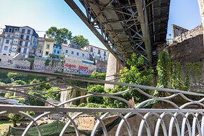 Porto Haven - Under the Luís I Bridge