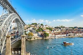 Porto Haven - Under the Luís I Bridge