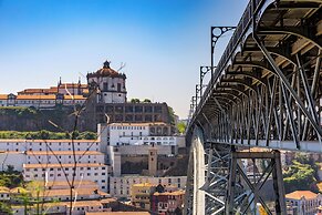 Porto Haven - Under the Luís I Bridge