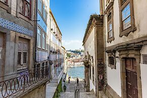 Porto Haven - Under the Luís I Bridge