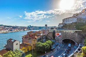 Porto Haven - Under the Luís I Bridge