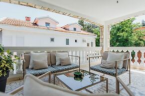 Captain's Villa