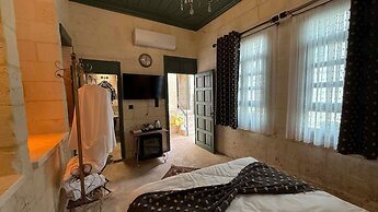 Liora Hotel