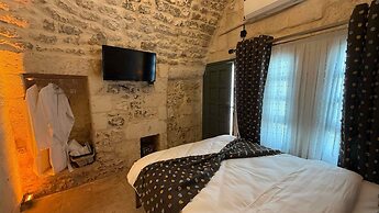 Liora Hotel