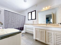 KORALES BEACH APARTMENTS