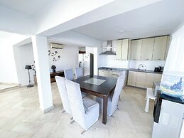 KORALES BEACH APARTMENTS