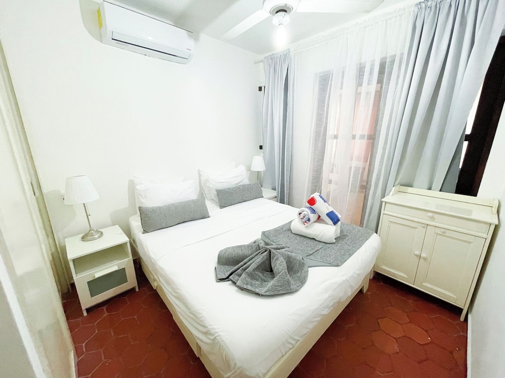 KORALES BEACH APARTMENTS