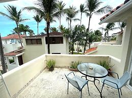 KORALES BEACH APARTMENTS